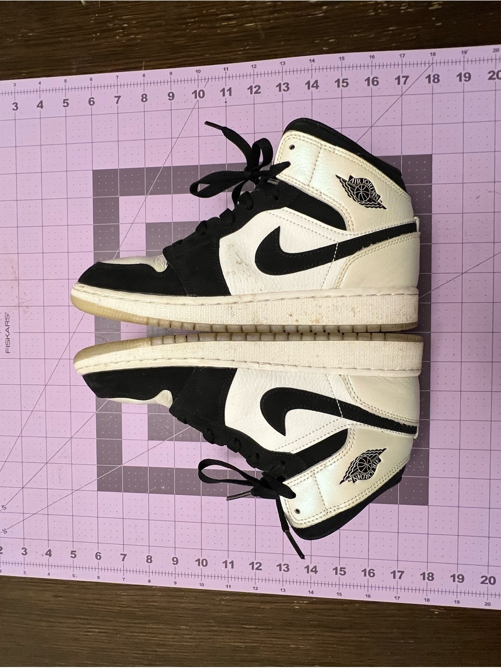 Nike 6.5Y Air Jordan 1 Mid GS White Shadow Black White Sneakers DN4321-100 - Picture 2 of 12